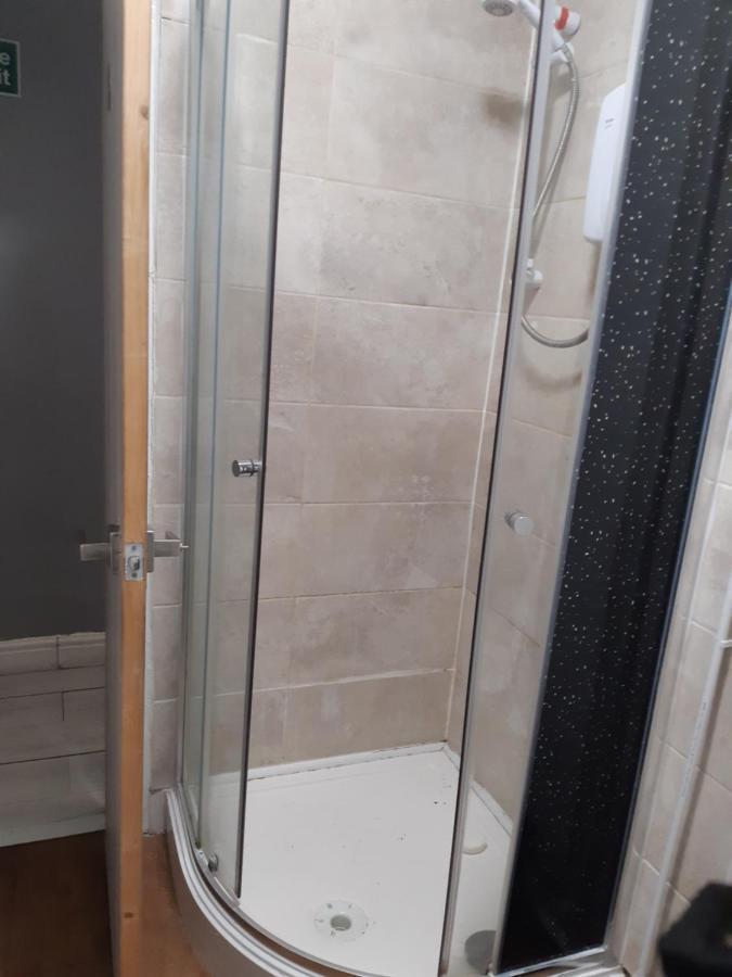 Atlas Road Guest House Cardiff Esterno foto